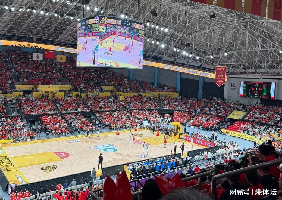 皇冠体育登录入口-CBA：广厦拒绝被横扫+保留卫冕希望，胡金秋半场狂砍22分